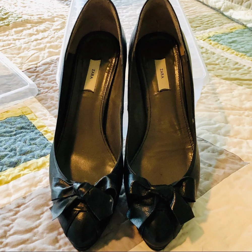 Zara Black Sexy Leather Bow Heels, size 7.5